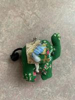 Süsser Glücks-Elefant Stofftier-Anhänger, Grün gemustert
