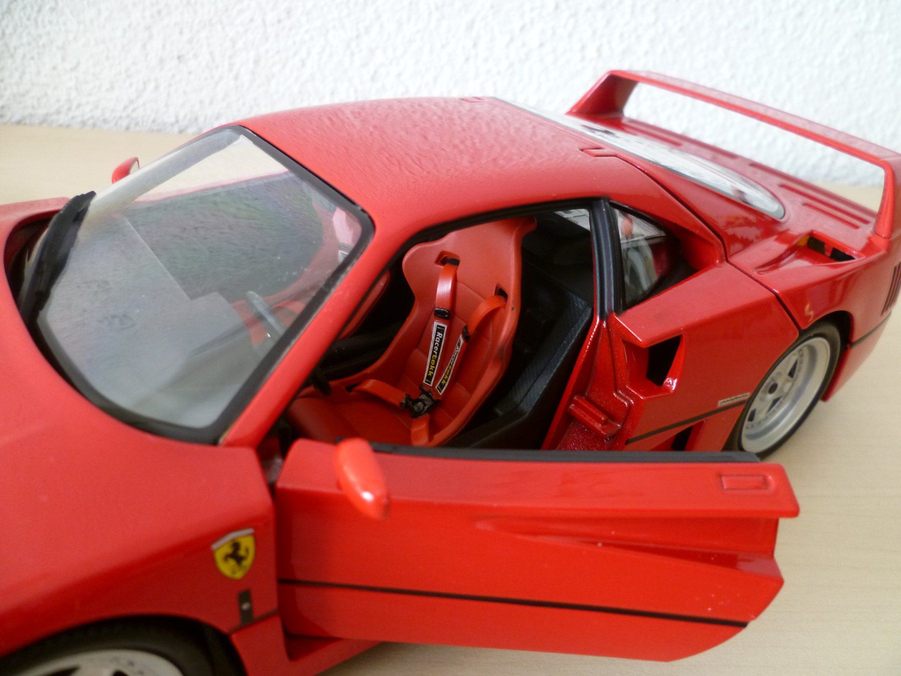 Bburago Modellautos: Ferrari F40 1:18 – Neu und originalverpackt aus Uznach von Bieger58 5