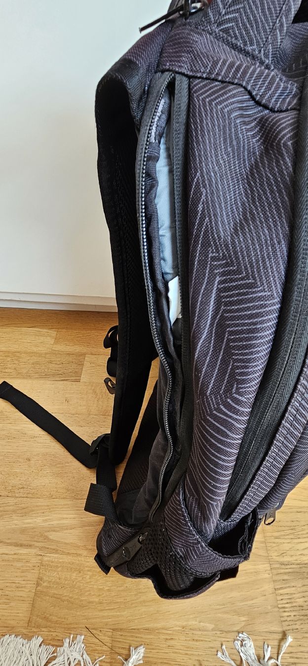 Dakine Zaini: Rucksack Dakine schwarz – Usato da Rombach venduto da ThriftBetter 2