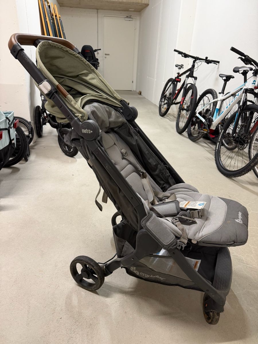 Ergo Baby Kinderwagen: Ergobaby Metro+ Deluxe – Gebraucht aus Langnau am Albis von busycoder