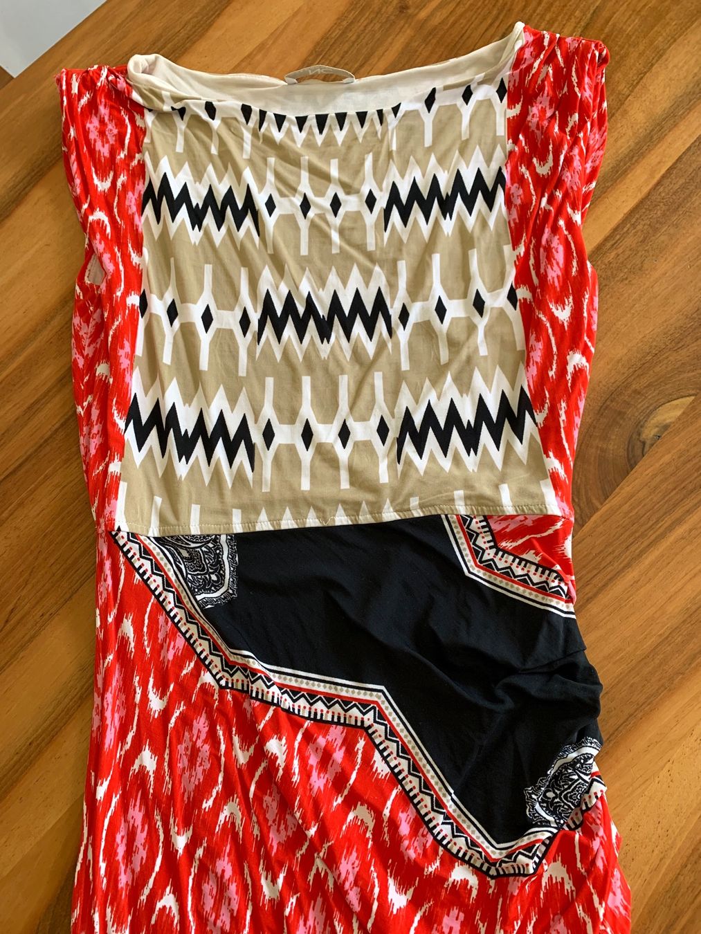 Kleider: NICE CONNECTIONS Schlauchkleid Grösse 38 – Gebraucht aus Meiringen von Sheyene 1