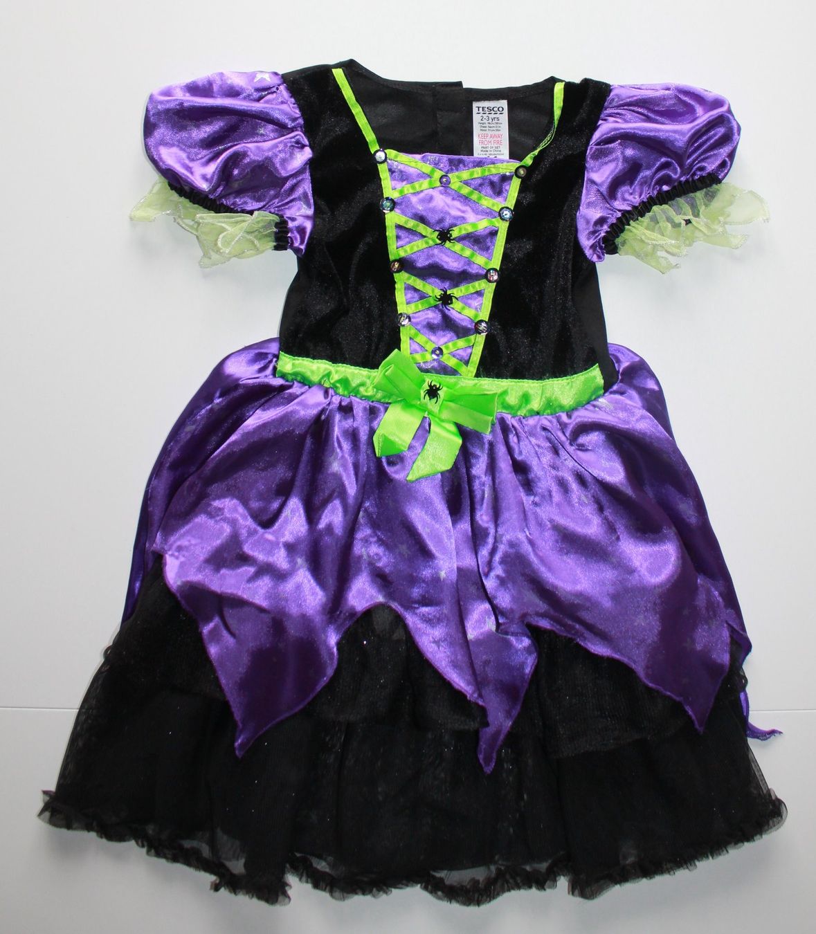 Costumi: Costume sorcière / Hexe t. 2 - 3 ans – Usato da Peseux venduto da CoolShoping 1