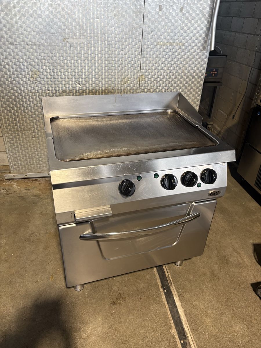 Elettrodomestici da cucina: Grillplatte mit Backofen – Usato da Wohlen AG venduto da Moh80 2
