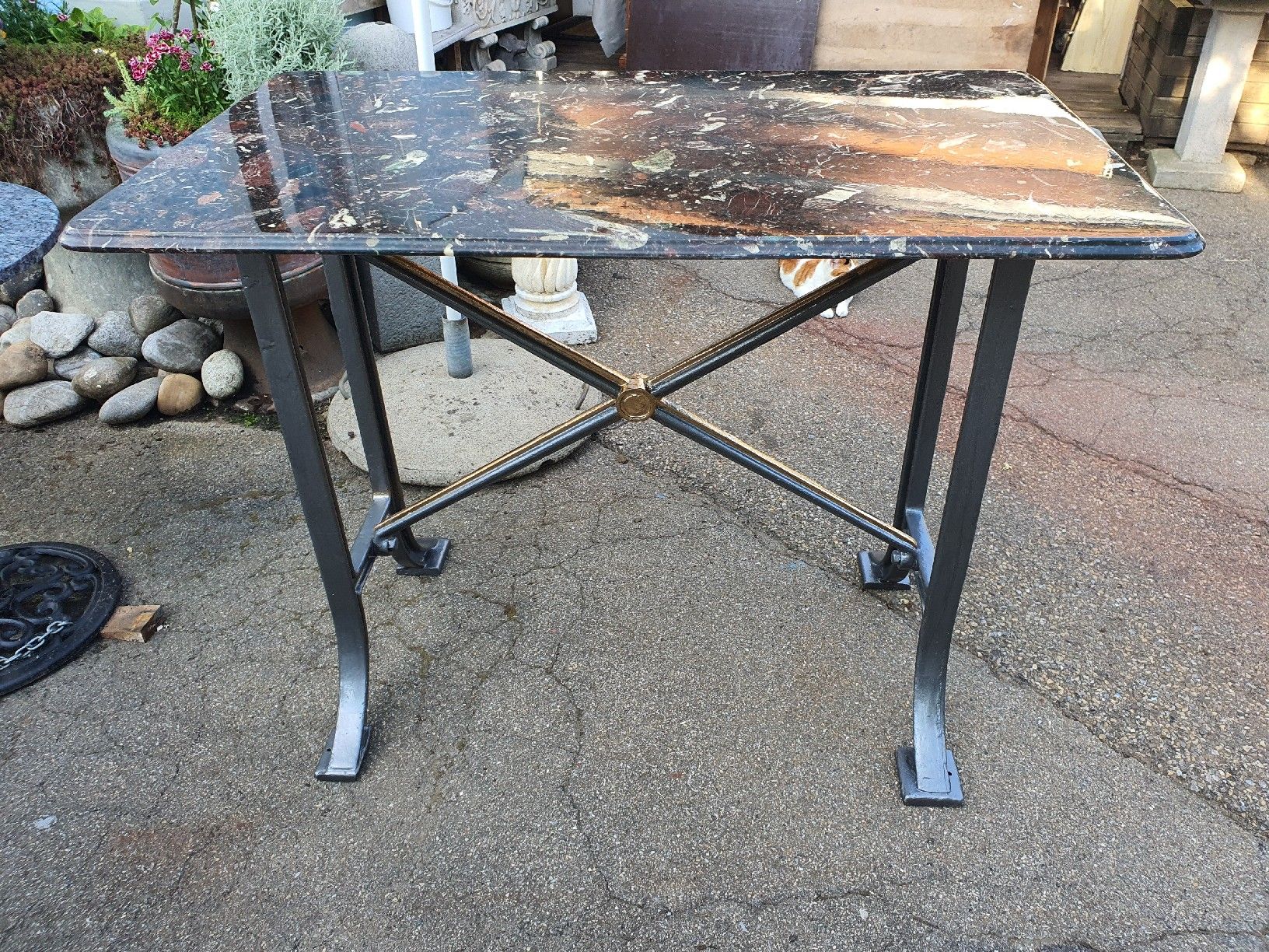 Tables: Stehtisch massiv / restauriert – D'occasion à Wangen b. Olten par Hecht62xyz