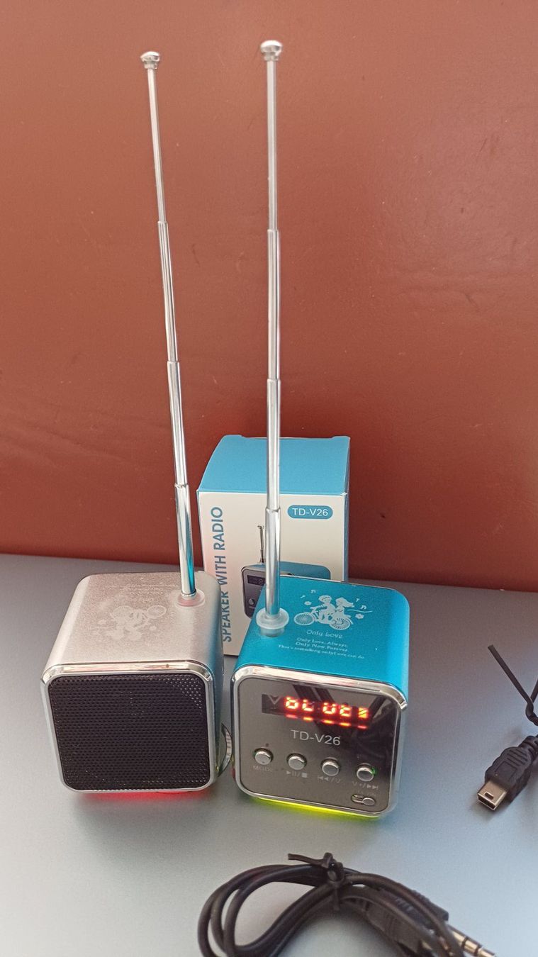 Radios: Speaker with Radio – Neuf (Voir description) à Zollikerberg par Kaugo