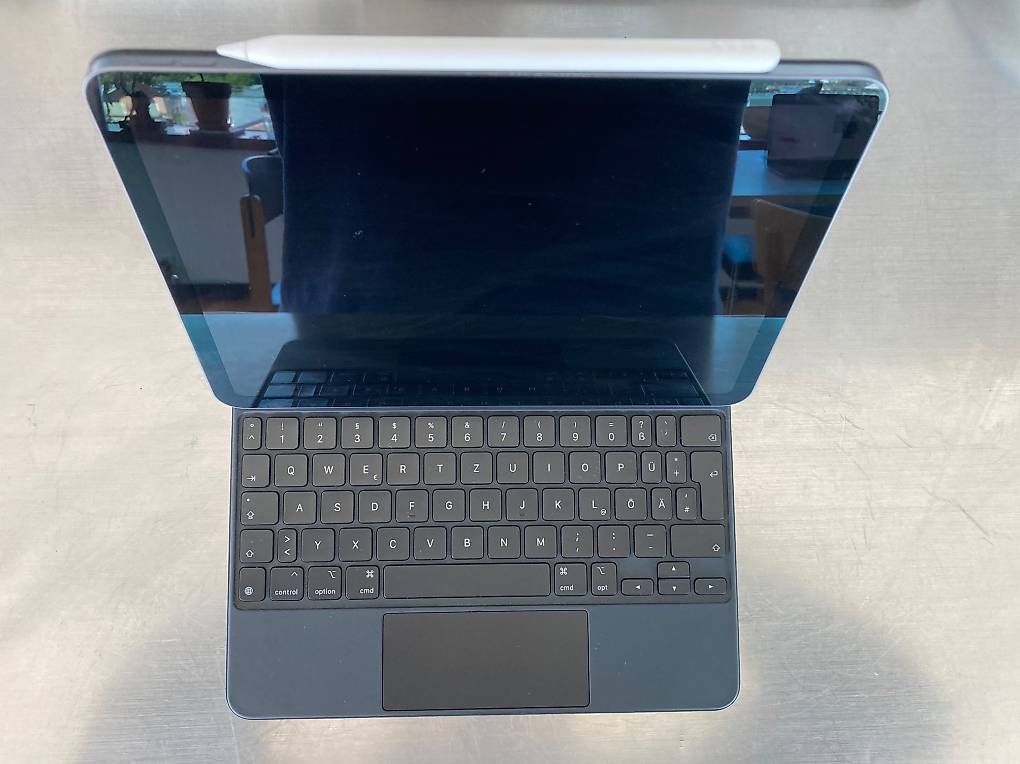 Apple Tablet PC: iPad Air (4. Generation) + Apple Pencil + Magic Keybord – Usato da Zürich venduto da mai_5jn6