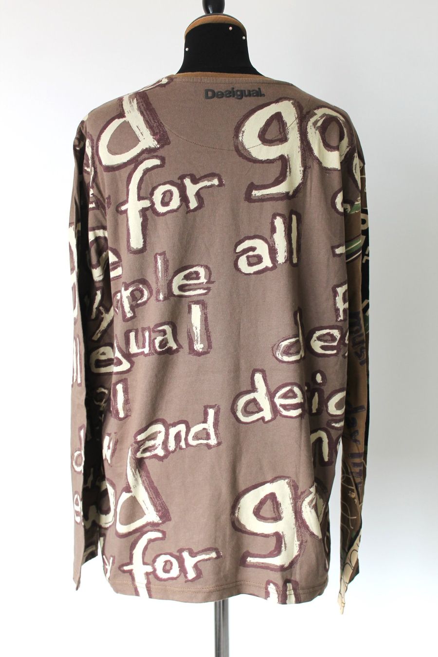 Desigual Pullover & Sweatshirts: Sweatshirt DESIGUAL taille XL – Gebraucht aus Chez-le-Bart von jasse 1