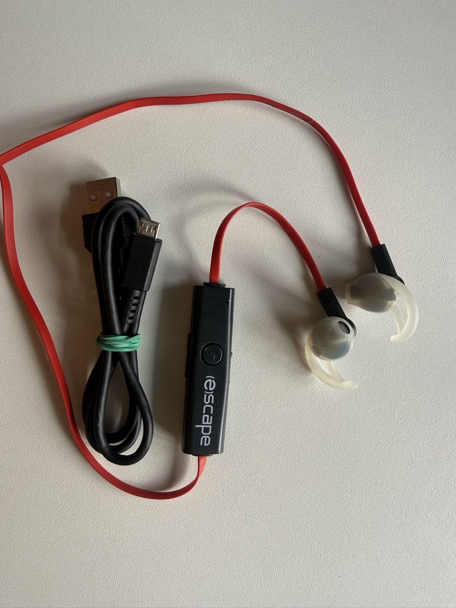 Cuffie: Kabellose Bluetooth Kopfhörer Escape – Nuovo (secondo la descrizione) da Seuzach venduto da Rockyalps