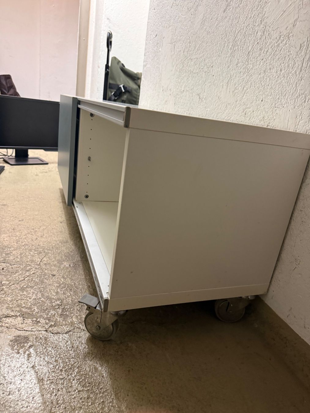 Cassettiere: Sideboard weiss mit Rollen – Usato da Baden venduto da fab_yzl7 5