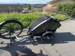 Anhänger Thule Chariot Cab für zwei Kinder gebraucht grün