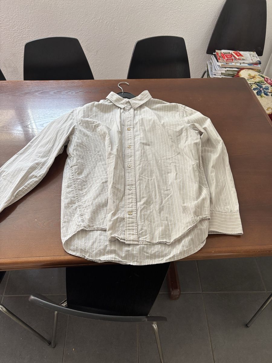 Cos Hemden: COS Relaxed Shirt M – Gebraucht aus Morges von Brunocunha05