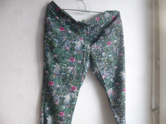 Hosen: Hose bunte Blumen H&M Gr, L NEU – Neu (gemäss Beschreibung) aus Hinwil von Glasperlen 1