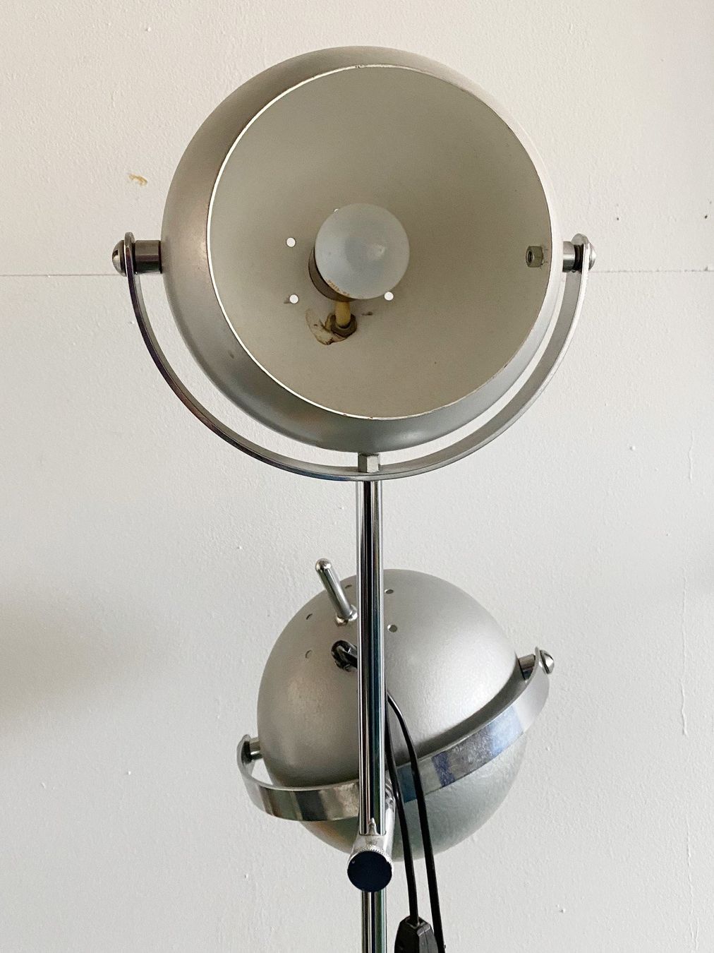 Lampade: Stehlampe, Ständerlampe, 60-er Jahre – Usato da Bern venduto da Zamala 1