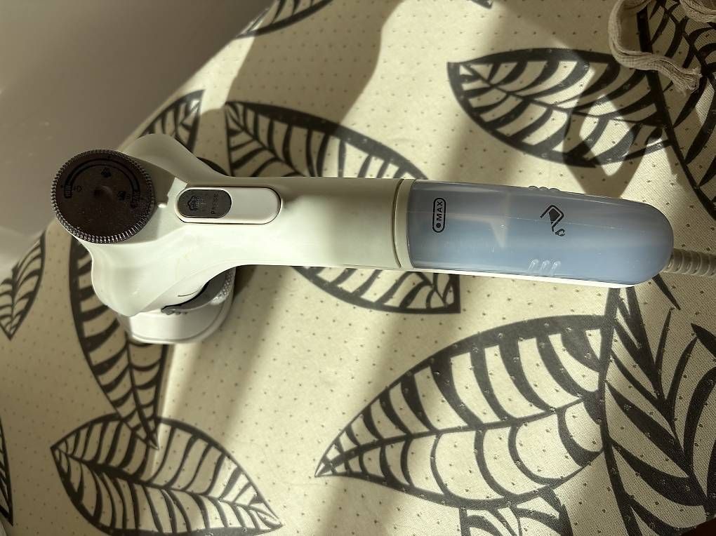 Rowenta Bügeleisen: Rowenta - ferro da stiro verticale – Gebraucht aus Solduno von Goodbiker 2