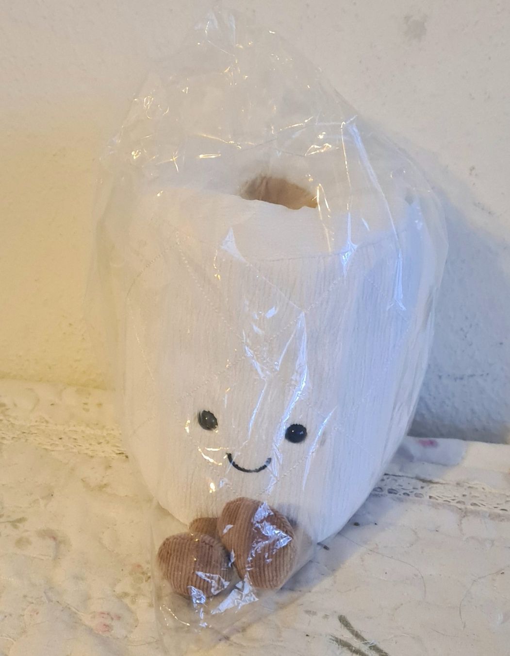 Jellycat Spielzeuge: Jellycat WC Papier, Toilet Roll 13 cm – Neu und originalverpackt aus Winterthur von bibummi 3