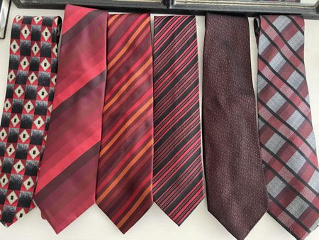 6 Krawatten aus Seide, verschiedene Designs, neuwertig