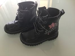 Mädchen Lack-Boots, Schwarz mit Stern, Gr. 22