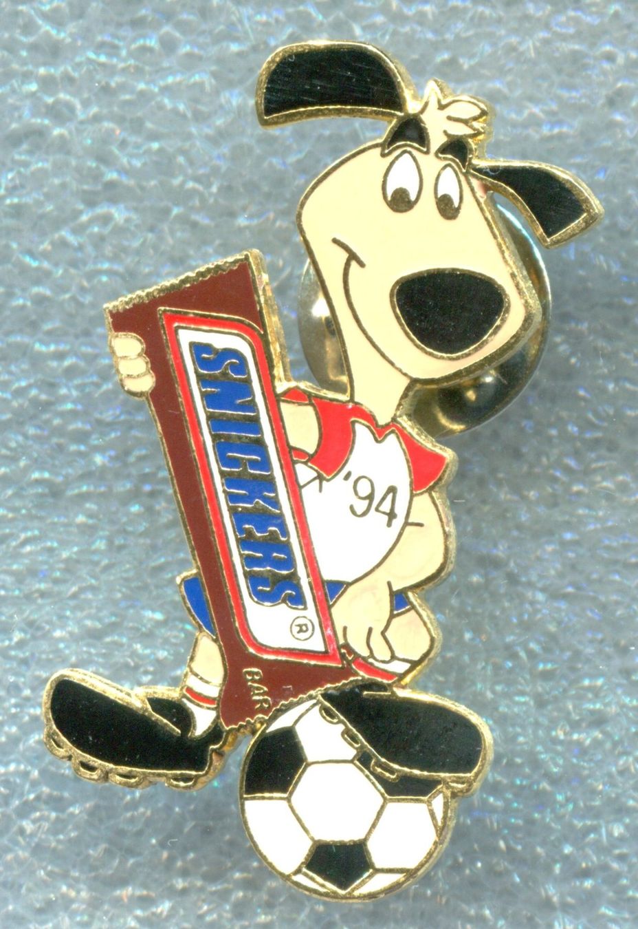 Placchette & Badge: SNICKERS – Usato da Winterthur venduto da Sammleroase