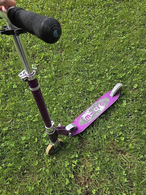 Kickboard: Roller Micro Mädchen – Usato da Bülach venduto da Boubbleziss 2