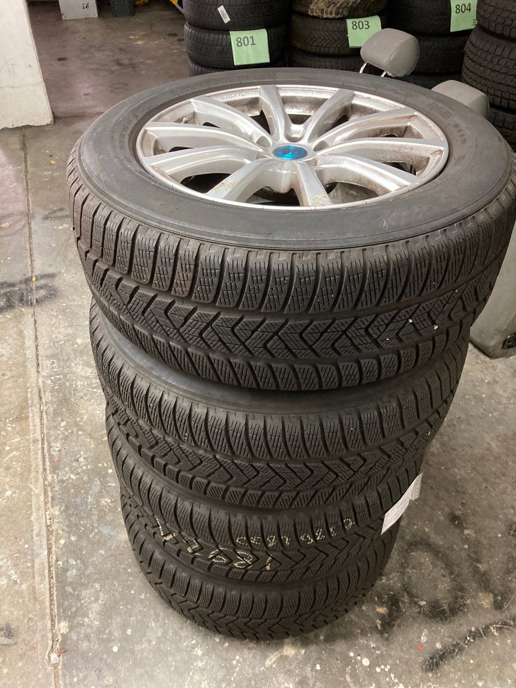 BMW Pneumatici & Ruote complete: BMW X5 Winterräder 255/55R18 – Usato da Cham venduto da WB2223