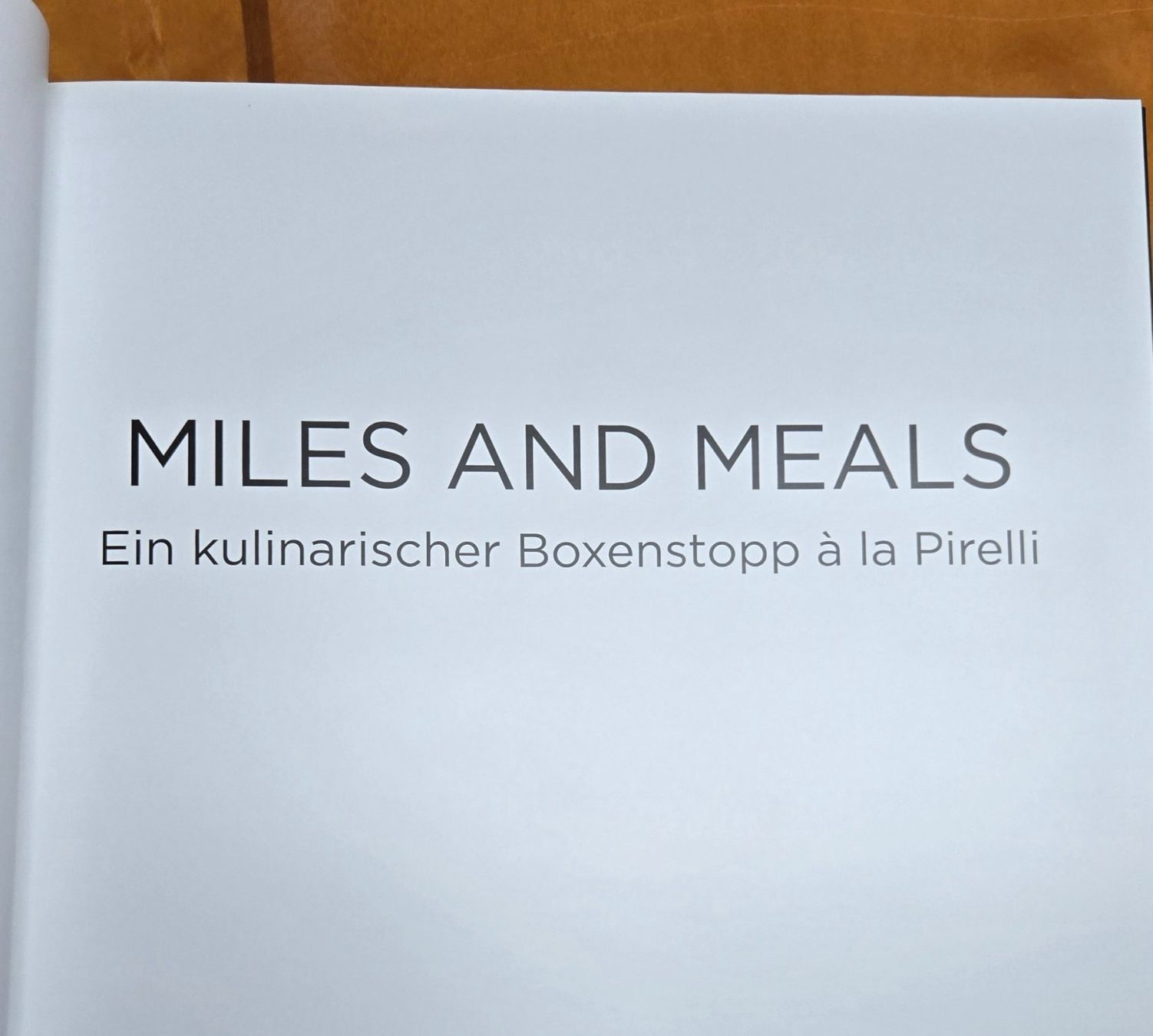 Libri: Buch Pirelli "Miles and Meals" – Nuovo (secondo la descrizione) da Baden venduto da knc00 2