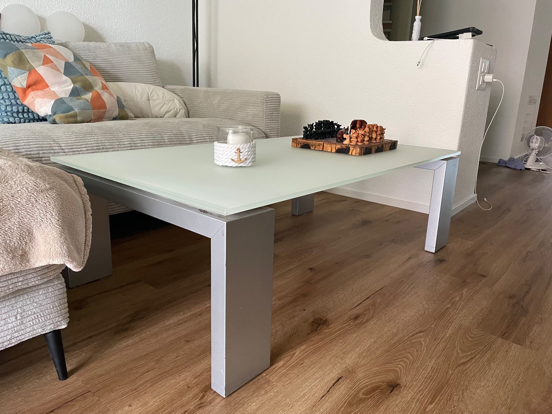 Tables: Salontisch mit Milchglasplatte – D'occasion à Watt par mei_26bg