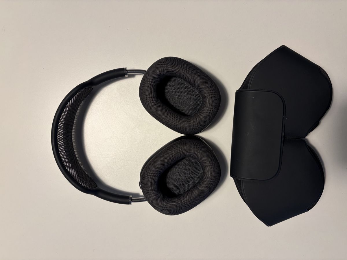 Apple Cuffie: Apple Airpods Max – Usato da Zürich venduto da arb_6r97