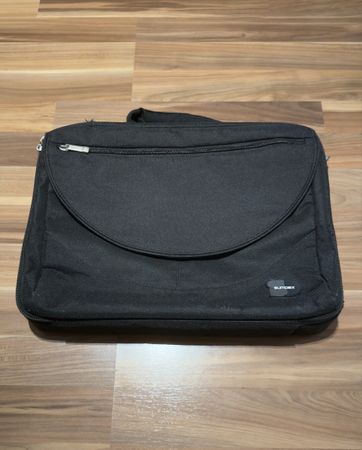 Sumdex Laptop-/Notebooktasche Schwarz