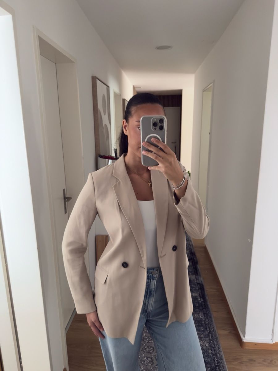 C&A Anzüge & Kostüme: Damen Blazer beige – Gebraucht aus Niederhasli von elm_7pyv