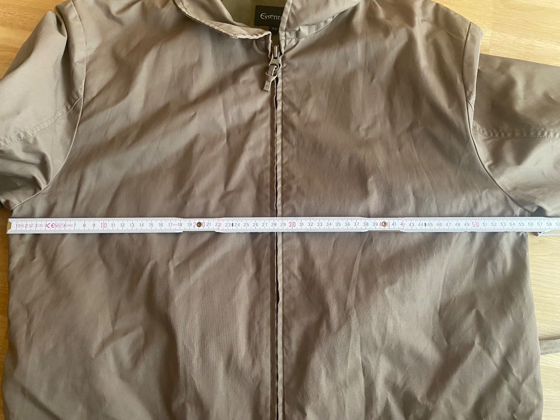 Jacken: Essentiel Jacke Grösse 44 – Gebraucht aus St Gallen von Berta343 7