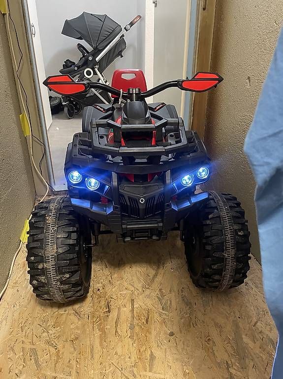 Fahrzeuge für Kinder: Quad électrique 3/5 ans  – Gebraucht aus Orbe von cat_s2xz 2