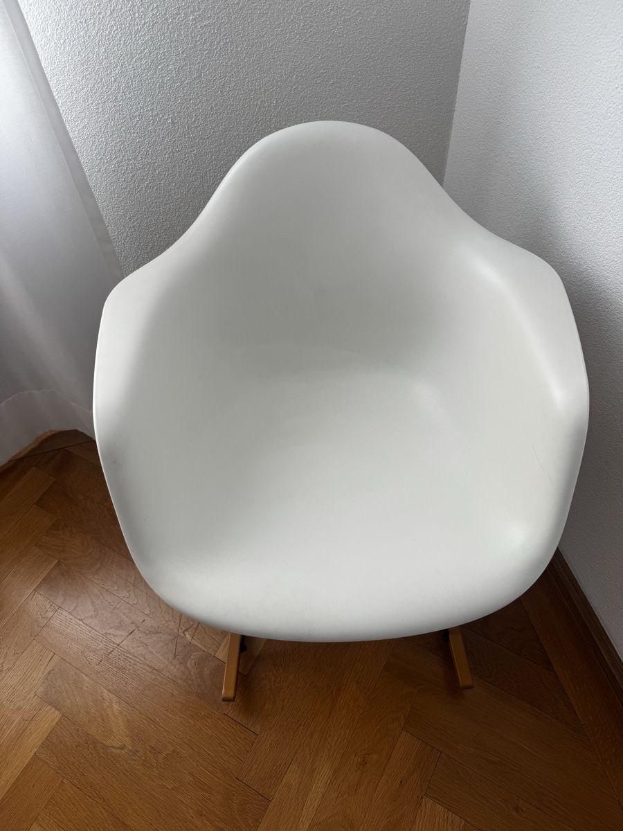 Vitra Stühle: Vitra Eames chair – Gebraucht aus Muralto von bma_28rb