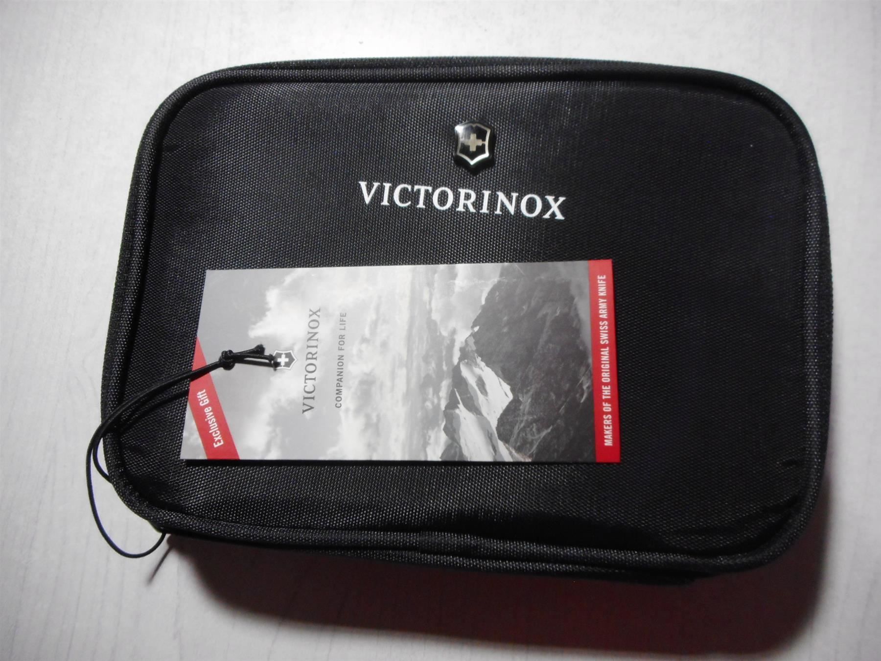 Victorinox Couteaux de poche: Victorinox Messer Etui – Neuf avec emballage d'origine à Rotkreuz par Hubbil 2