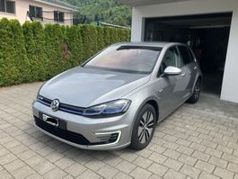 VW Golf e-Golf (Baujahr 2019) top ausgestattet,8fach bereift