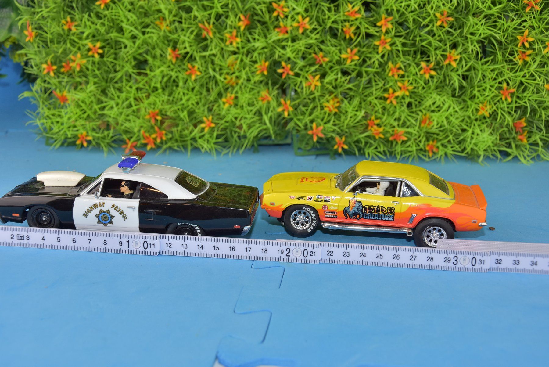 Carrera Modellautos: FÜR FR. 1.00   CARRERA EVOLUTION 2 STÜCK SUPER KLASSIKER iO – Gebraucht aus Wohlen AG von 5610WOHLEN- 7
