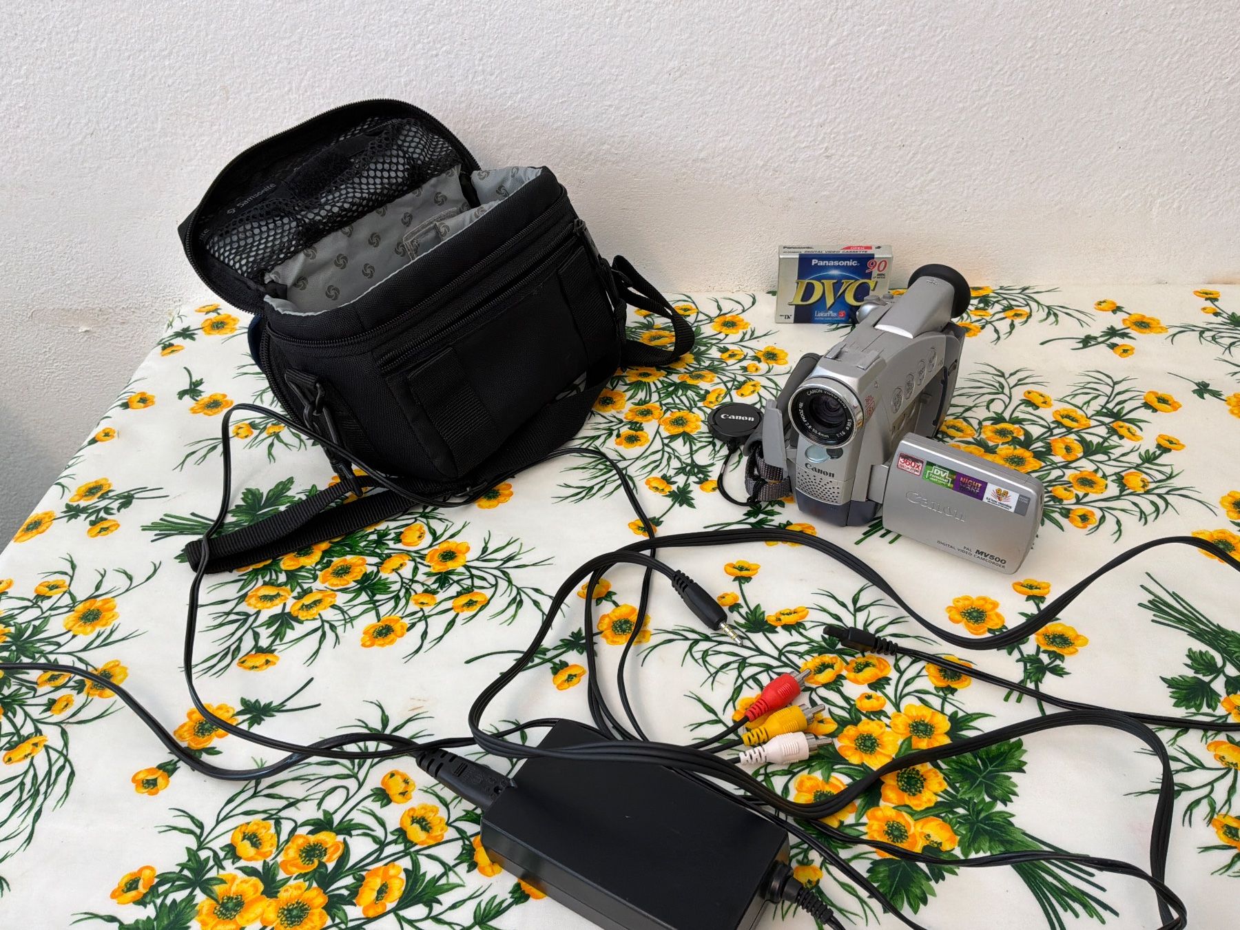 Canon Videocamere: Canon MV 500 MiniDV Camcorder – Usato da Massagno venduto da mar_k9xb 2