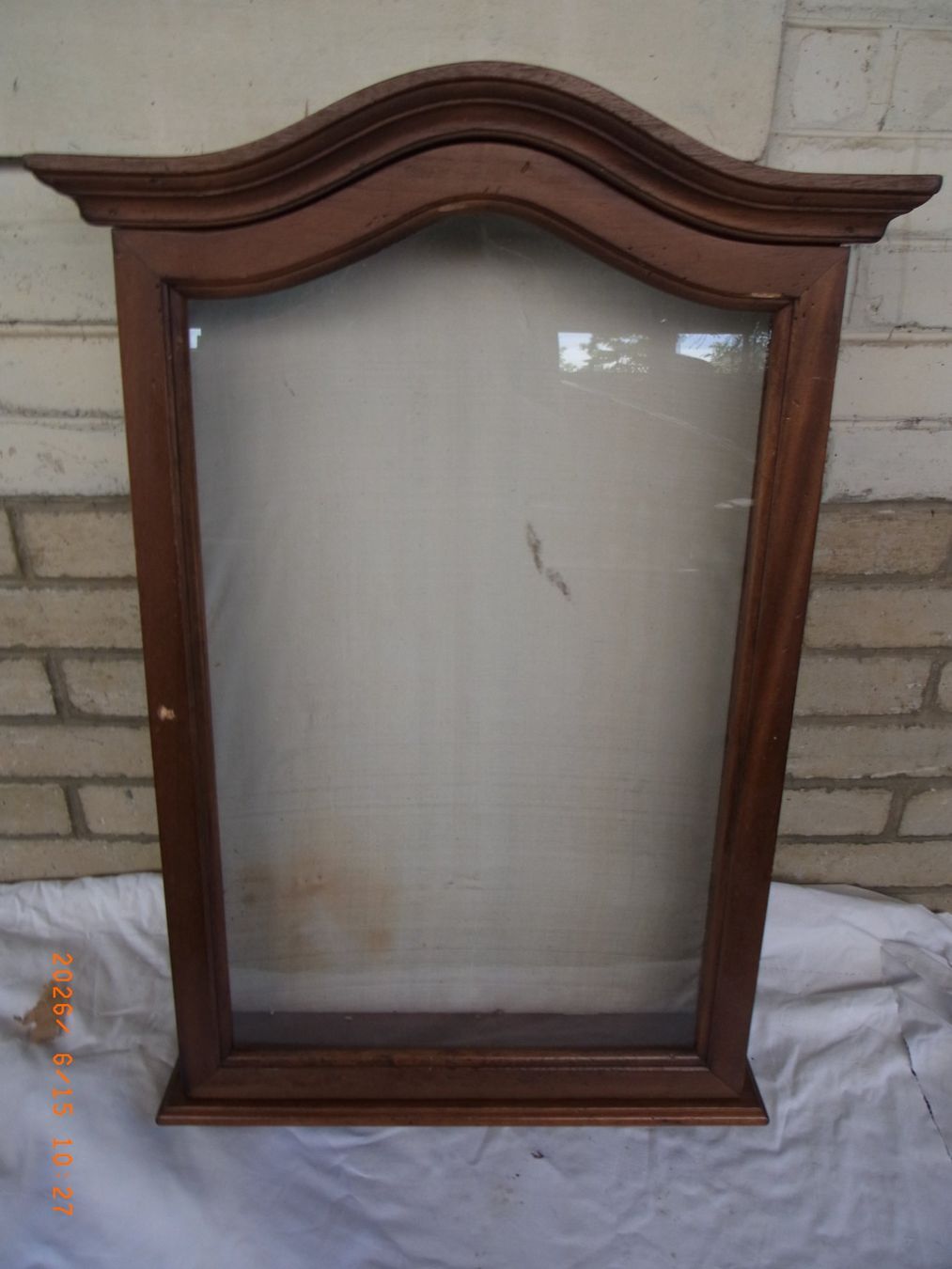Vetrine: kleine geschwungene Vitrine..... – Usato da Uezwil venduto da Fauchi51