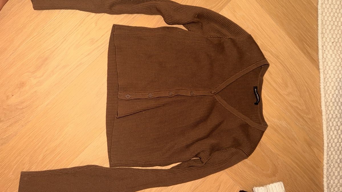 Brandy Melville Pulls & Sweat-shirts: Pull Brun Brandy Melville  – D'occasion à Thônex par nat_hc2z