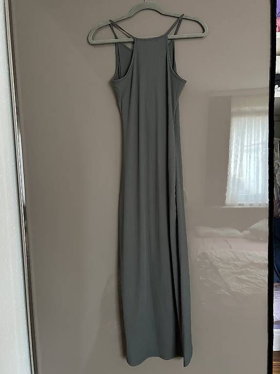 Vestiti: elegantes Kleid – Usato da Bretzwil venduto da .Schoggi. 1