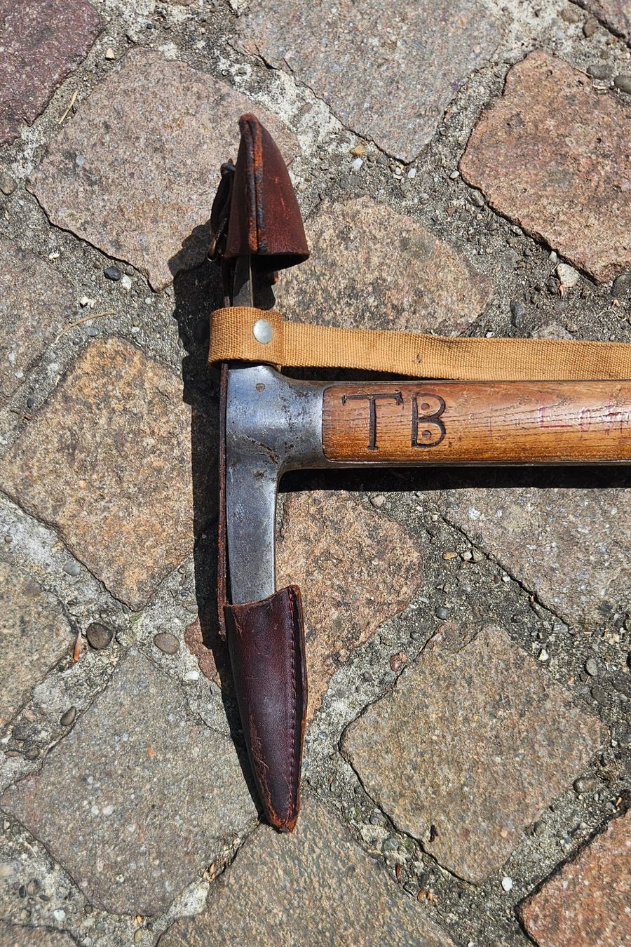 Attrezzatura da arrampicata: Antiker Eispickel Suisse "Saas Grund" – Usato da Tenniken venduto da tententen30