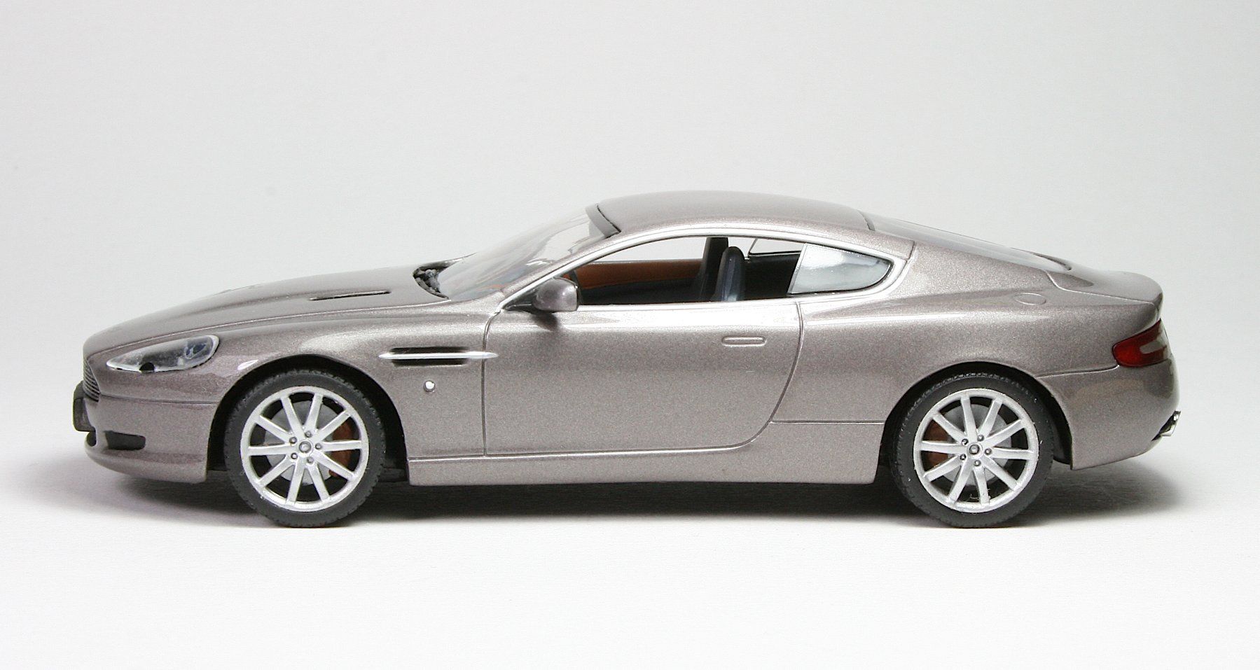 Minichamps Modellini d'auto: Minichamps Aston Martin DB9 – Nuovo (secondo la descrizione) da Elsau venduto da Peekay8 1