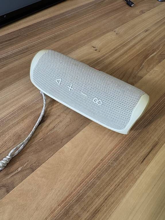 Casse acustiche: JBL Flip 5 Bluetooth-Lautsprecher weiss – Usato da Zug venduto da jonasg 1