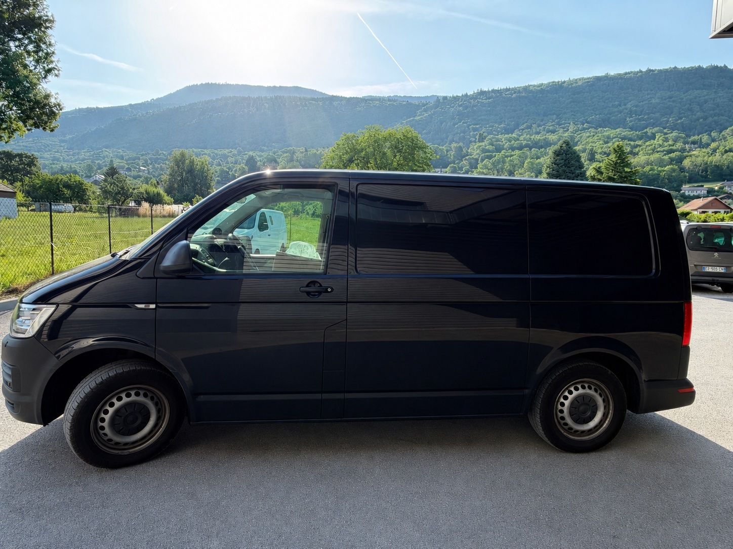VW Nutzfahrzeuge: Volkswagen Transporter utilitaire noir – Gebraucht aus Thonex von dsa_gg86 2