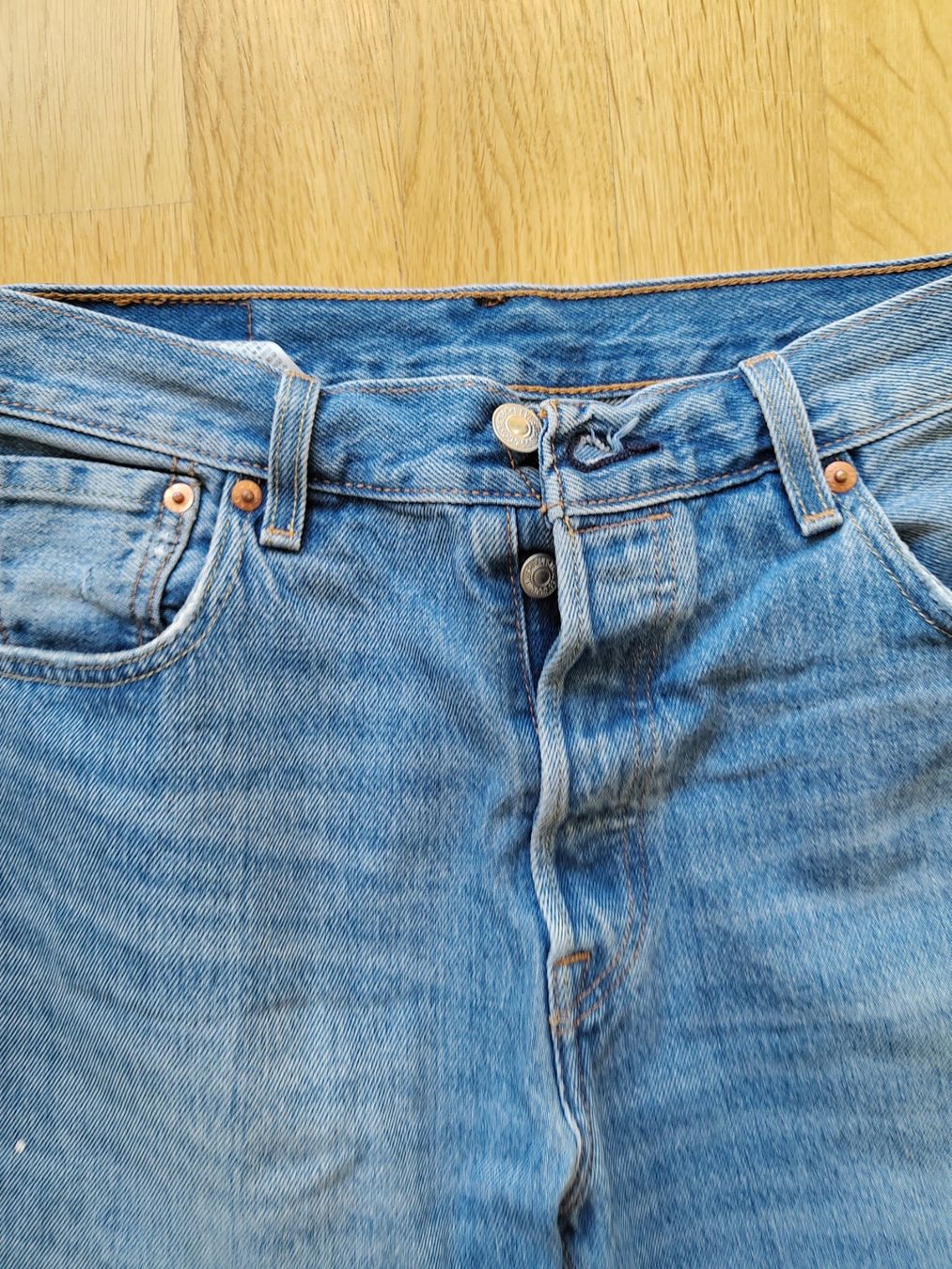 Levi's Jeans: Destroyed Levis W30 L34 – Usato da Basel venduto da AufeinenBlick 3
