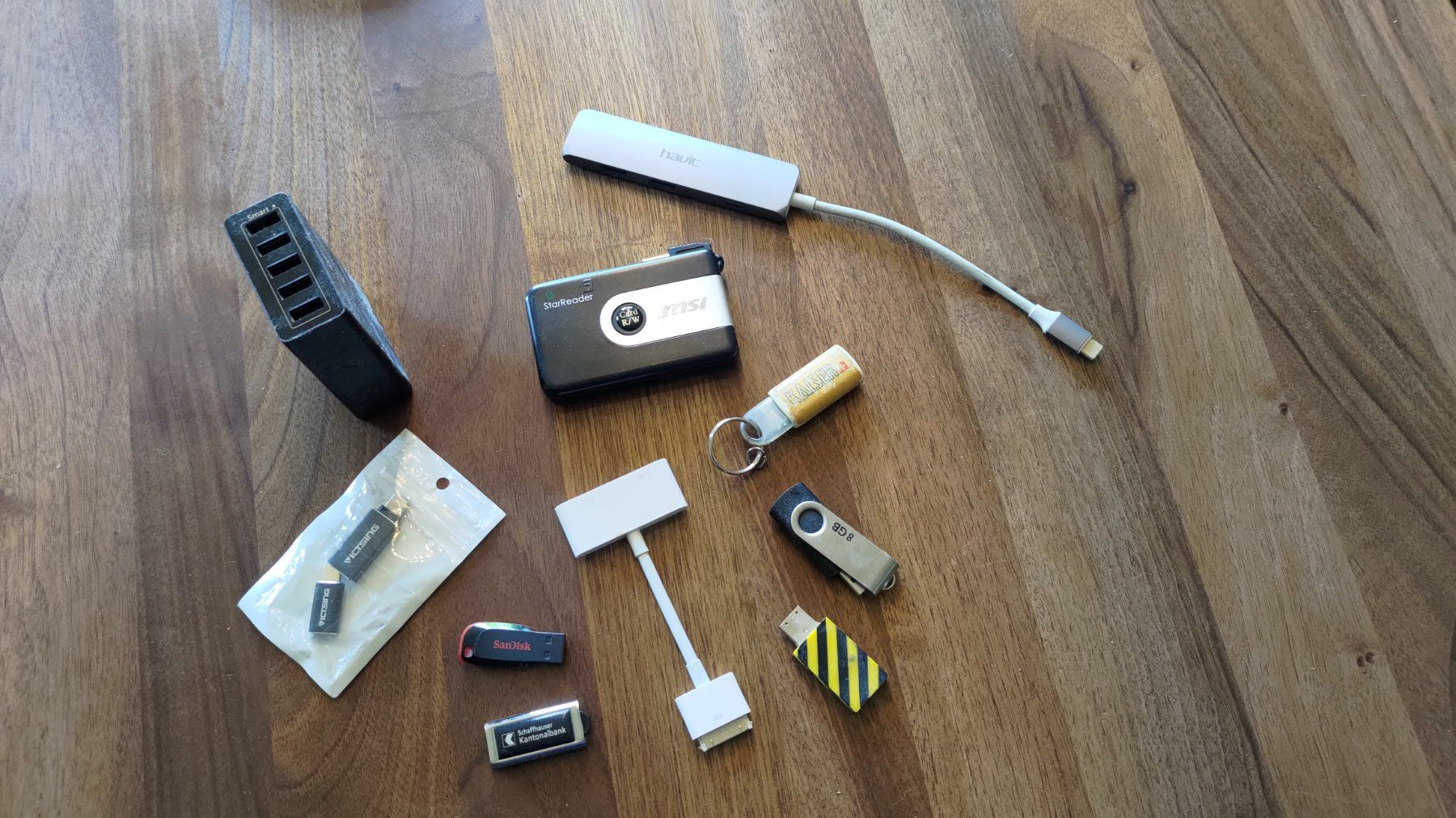 Chiavette USB: Diverse USB Sticks, Adapter, Cardreader ab 1.- – Usato da Dörflingen venduto da anubis-grahl