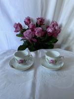 Zwei Moccatassen mit Unterteller - handbemalt -Vintage