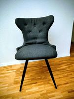 chaises grises assise en tissu
