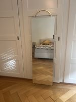 FERM LIVING Ganzkoerper Spiegel mit Goldelemente159cm