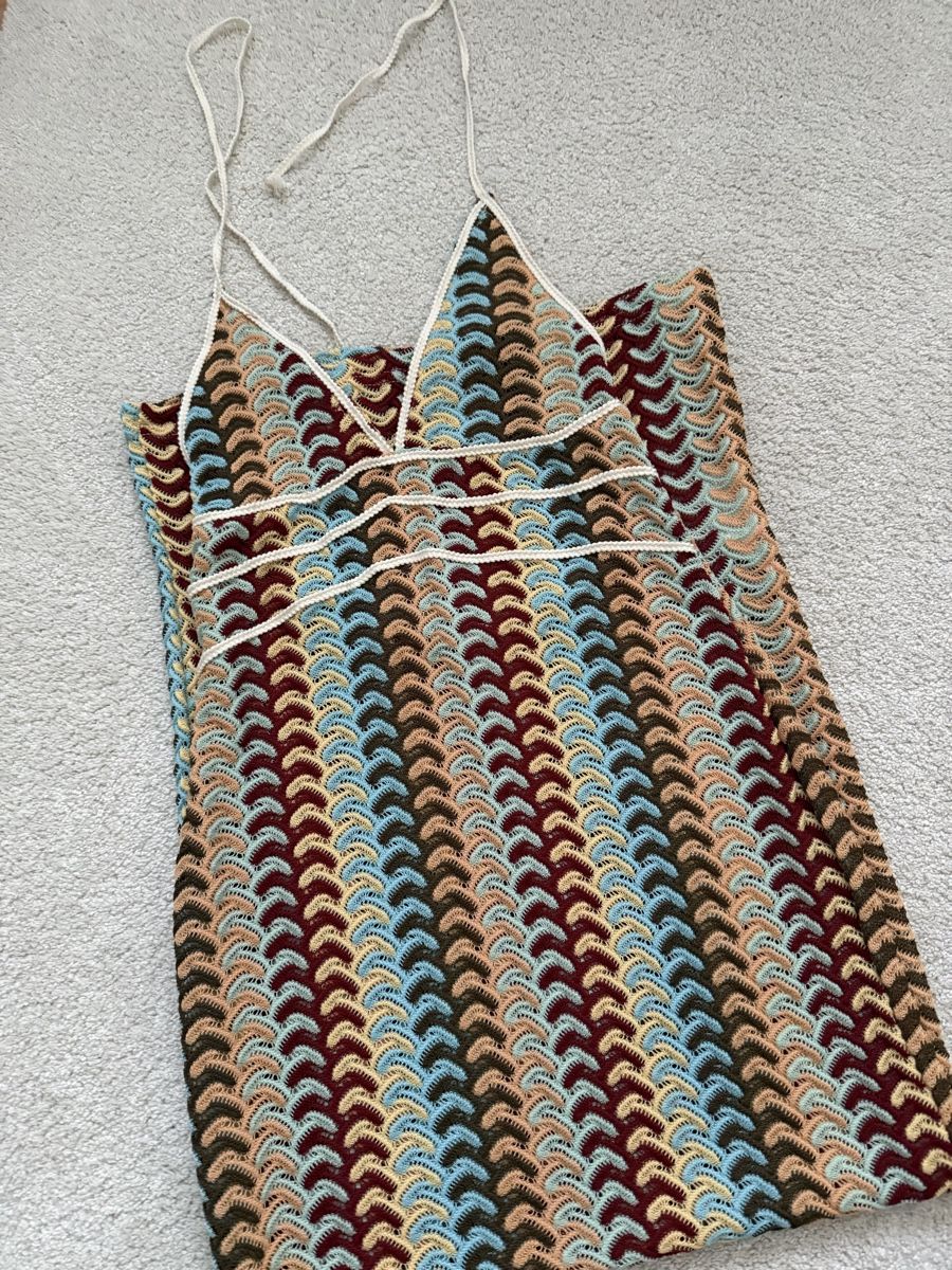 Vestiti: Strickkleid bunt gemustert mit Trägern – Nuovo (secondo la descrizione) da Alpnach Dorf venduto da beauty87