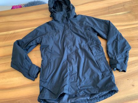 Tolle Regenjacke schwarz von AIGLE Grösse 38